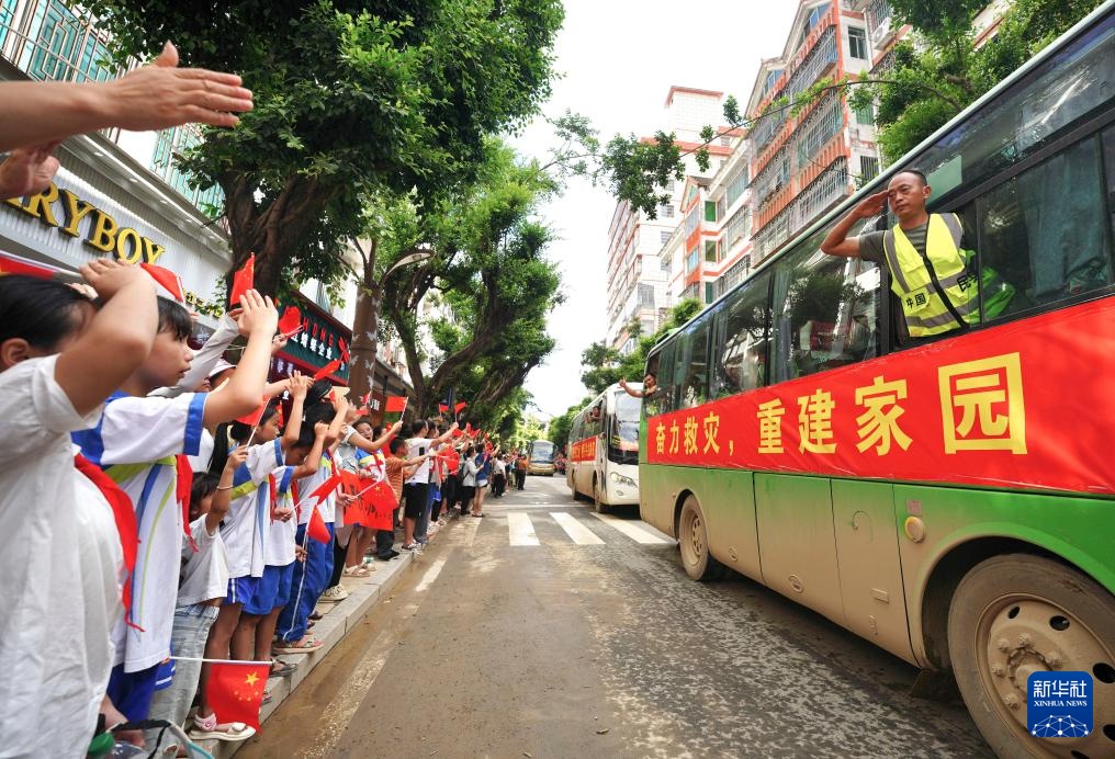 这些照片，每一张都写满了家国情怀