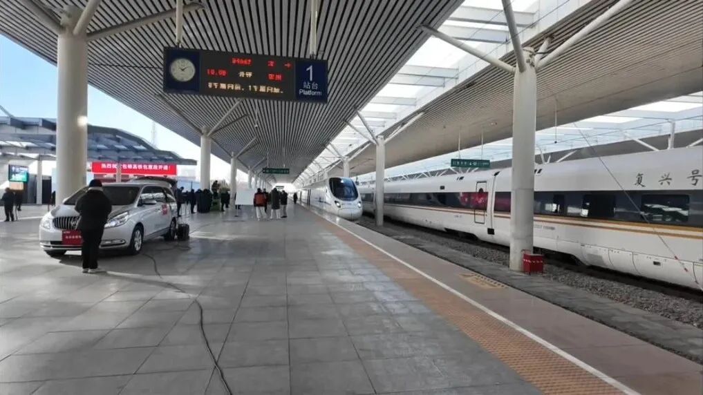 4小时3分钟，呼和浩特⇌银川！刚刚，包银高铁开通运营！