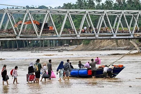 印尼苏门答腊岛洪灾和山体滑坡已致1106人死亡