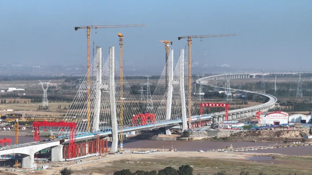 4小时3分钟，呼和浩特⇌银川！刚刚，包银高铁开通运营！