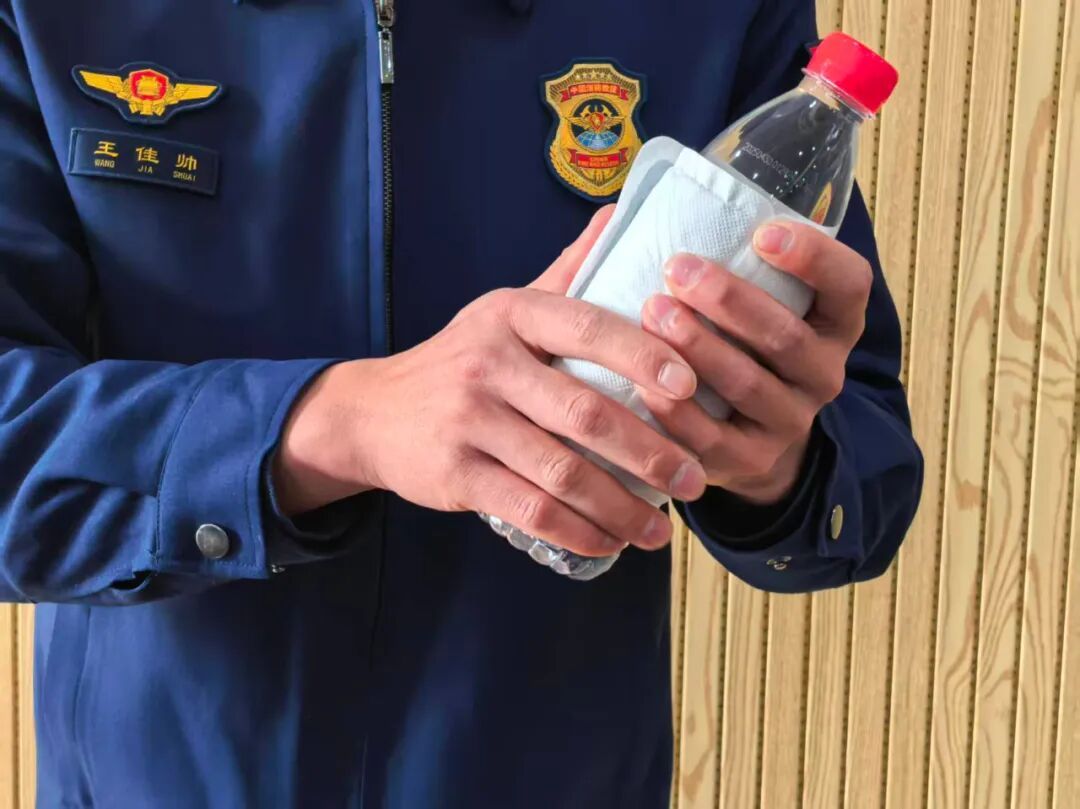 大兴消防实验揭秘：“暖宝宝”发热威力大，包裹鸡蛋一小时升温超30℃