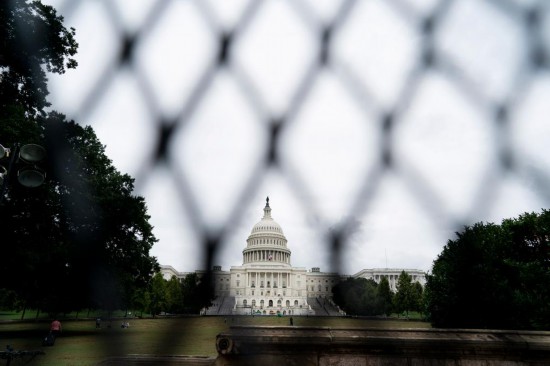 美修改H-1B工作签规则 美媒称新规向高薪者倾斜