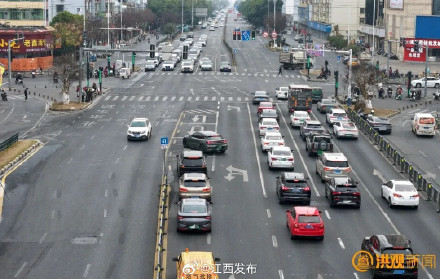 多辆车可同时掉头!江西一路口“上新” 多辆车可同时掉头!江西一路口“上新”