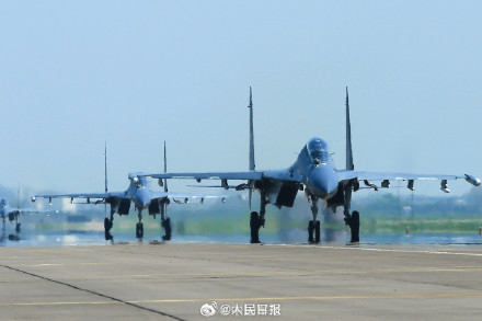 苍穹利刃！战机与蓝天的适配度太高了