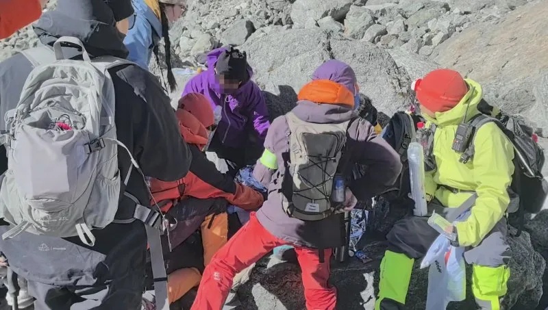 23岁硕士徒步甘孜田海子意外身亡，四川康定回应