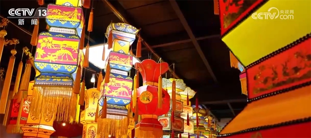 马元素受青睐助力节日消费市场“热起来” “花灯+文创”勾勒新年新图景