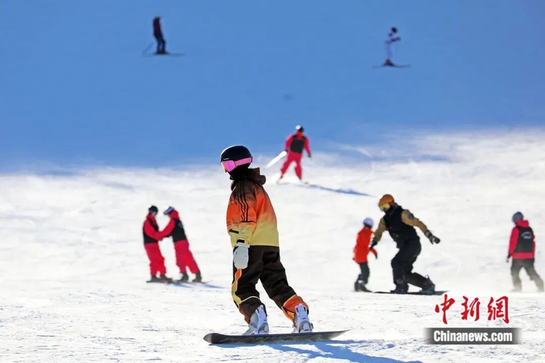 有雪了不起是吧？是！放雪假了不起是吧？是！