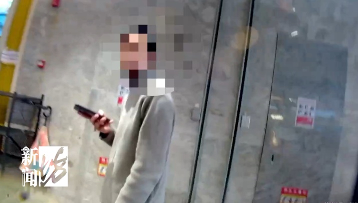上海一男子凌晨鬼鬼祟祟…监控曝光！警方：刑拘
