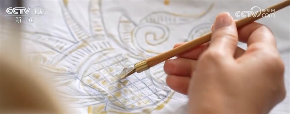 节日消费市场“热”力十足、文化味儿浓 “菜篮子”“果盘子”供应丰富稳定