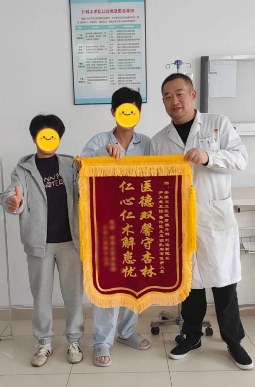 男子腹中竟长出3.7公斤“定时炸弹”！专家手术6小时，“切除是挽救其生命的唯一选择”