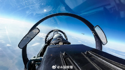 苍穹利刃！战机与蓝天的适配度太高了