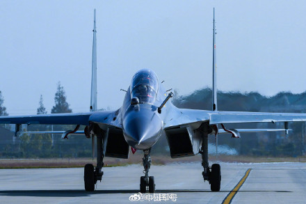 战机与蓝天的适配度拉满