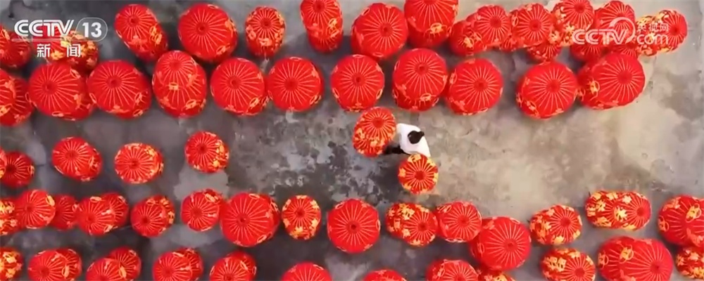 节日消费市场“热”力十足、文化味儿浓 “菜篮子”“果盘子”供应丰富稳定