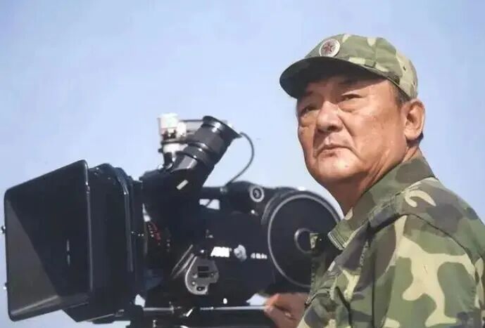 著名导演去世，曾执导《血战台儿庄》、《共和国不会忘记》等电影