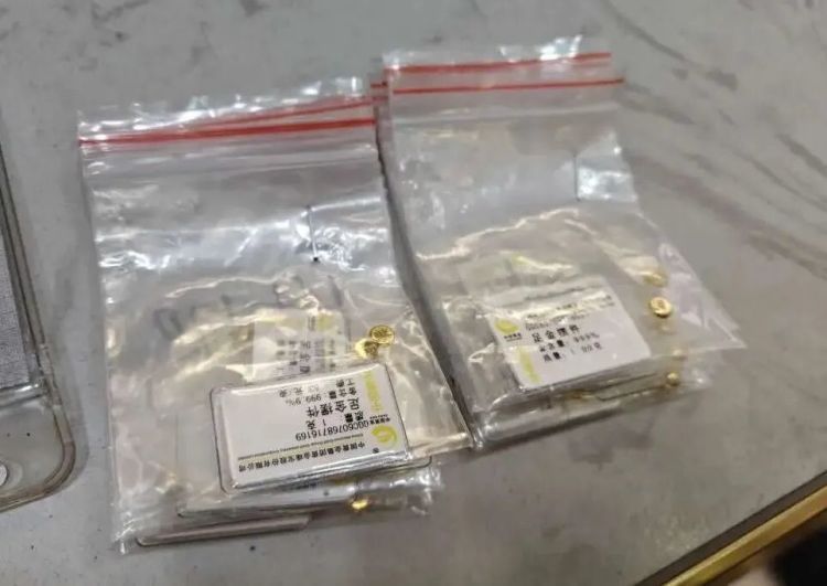 “买20颗金豆！”女子不断催促，店长报警......