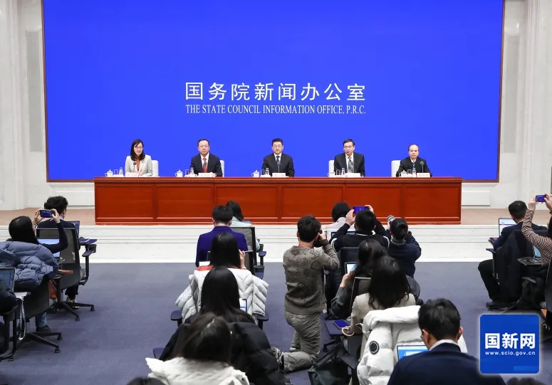 司机投诉被欠款6000元，交通厅长现场办公解决