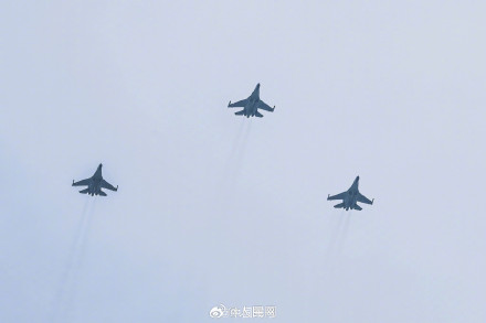 战机与蓝天的适配度拉满