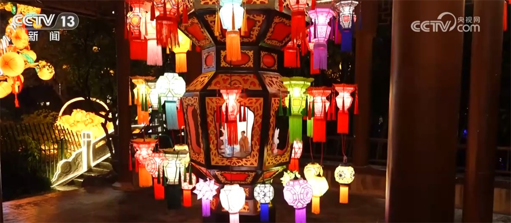 从冰天雪地到“茶绿樱粉”、从非遗灯彩到村落团圆味 冬季文旅市场火热升温