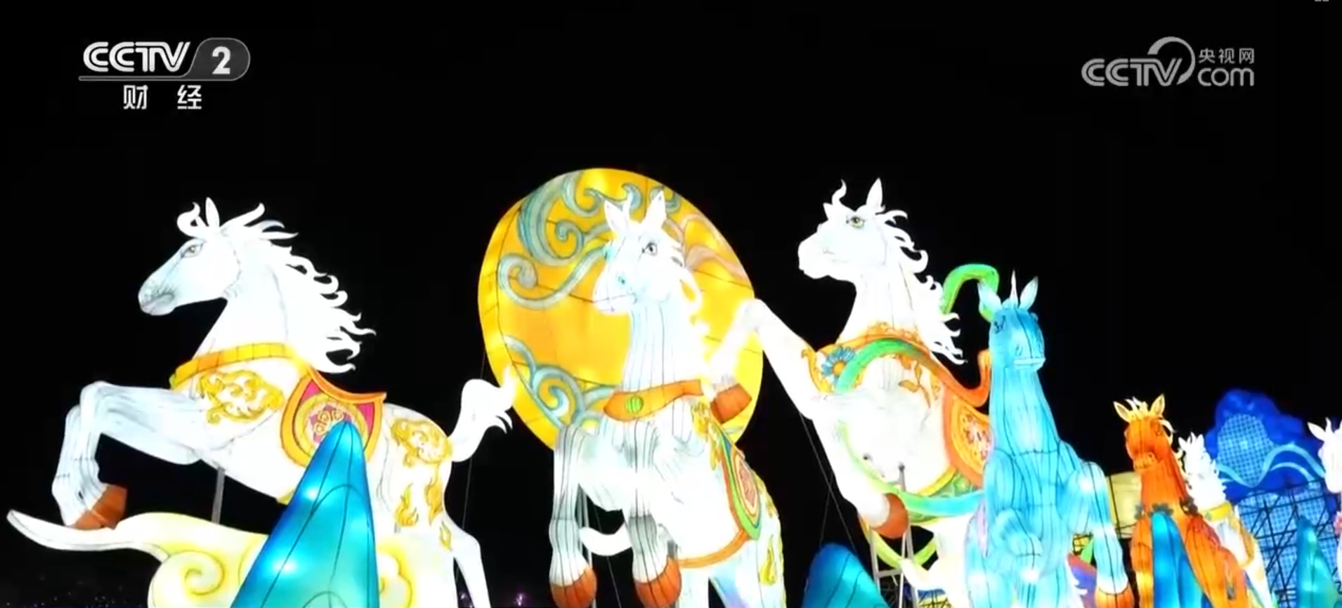 嬉冰雪、赏民俗、品美食 “冰雪+”释放独特吸引力 点燃冬日消费热情