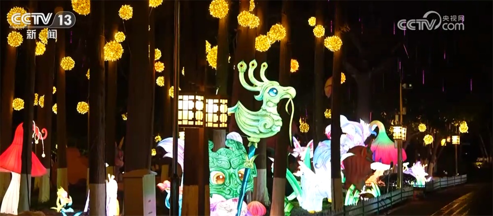 从冰天雪地到“茶绿樱粉”、从非遗灯彩到村落团圆味 冬季文旅市场火热升温