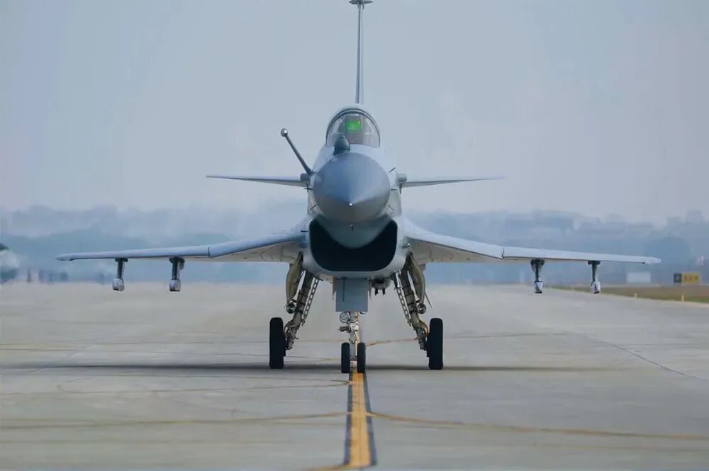 红蓝编队，激烈对抗