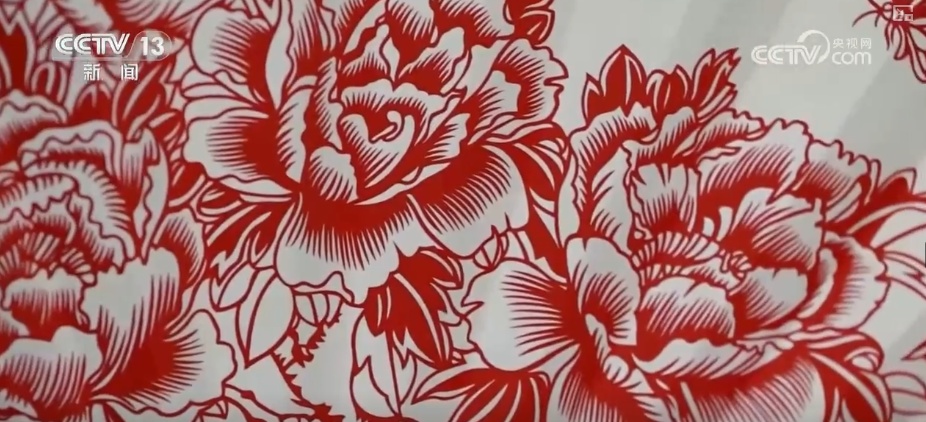 节日氛围渐浓 非遗展“新”意添彩假日消费 逛逛逛、买买买消费市场“升温”