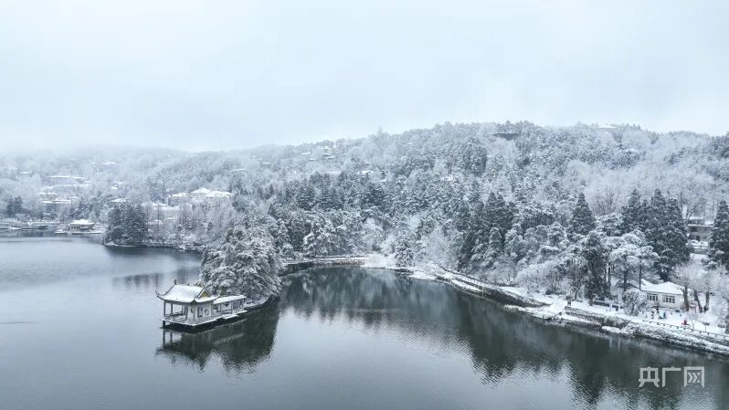 今冬江西的第一场雪，太 美 了！