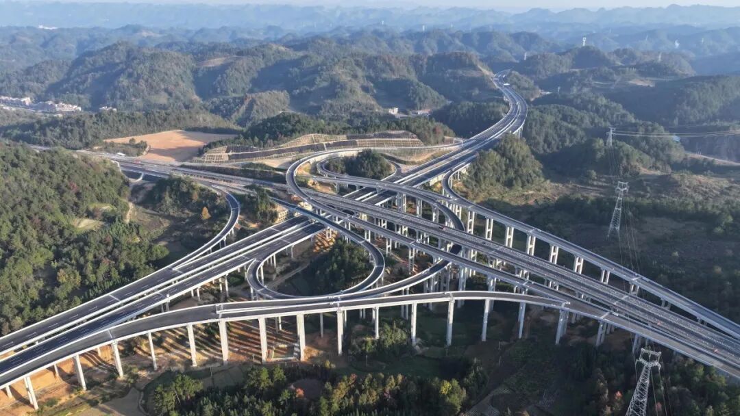 明天，贵州这条高速通车运营！