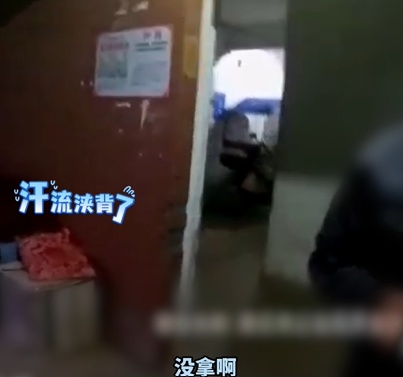 骑着自己的车，还惦记着别人的车......