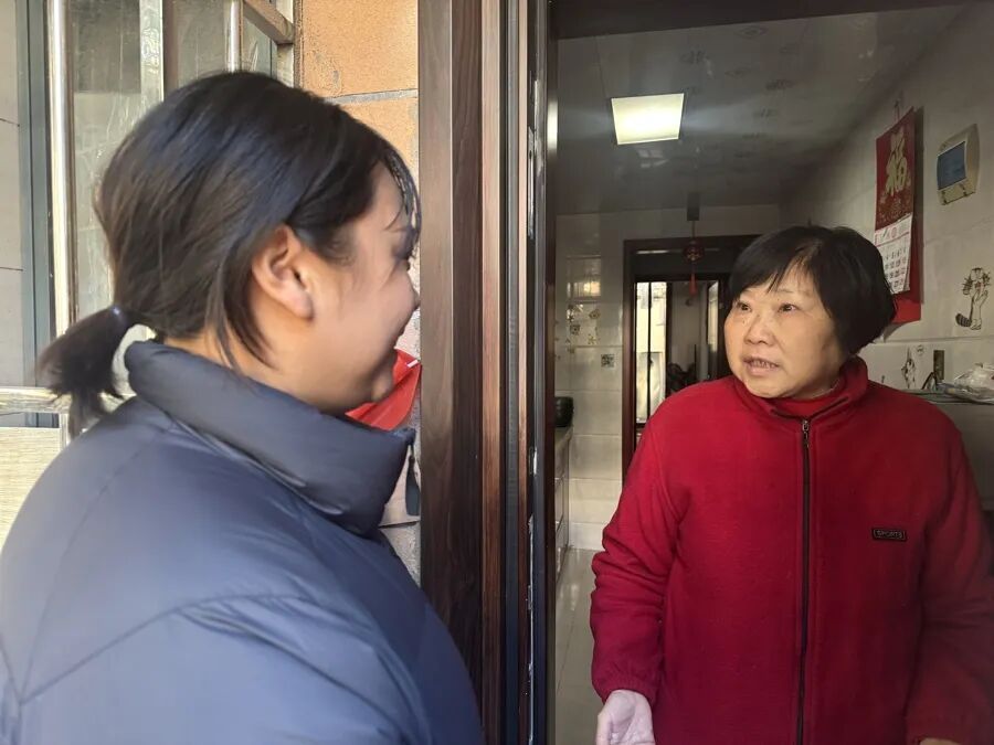 需求暴增！上海阿姨爷叔直呼满意：家务、看病配药、吃饭都有人帮了