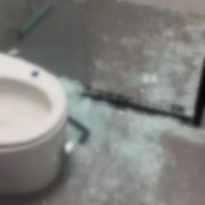 突然炸了！洗澡时一声巨响， 9岁女孩多处受伤！不少家庭都有，近期多发…