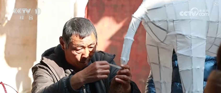 从节日氛围到舌尖美味 假日经济红红火火让消费活力持续迸发