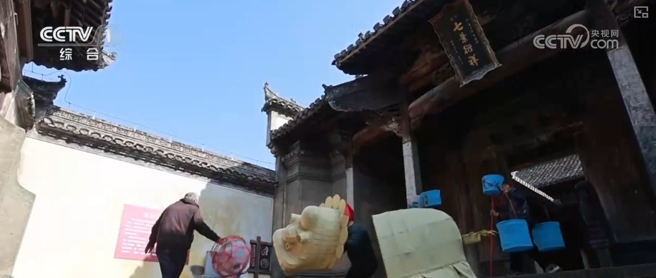 从节日氛围到舌尖美味 假日经济红红火火让消费活力持续迸发