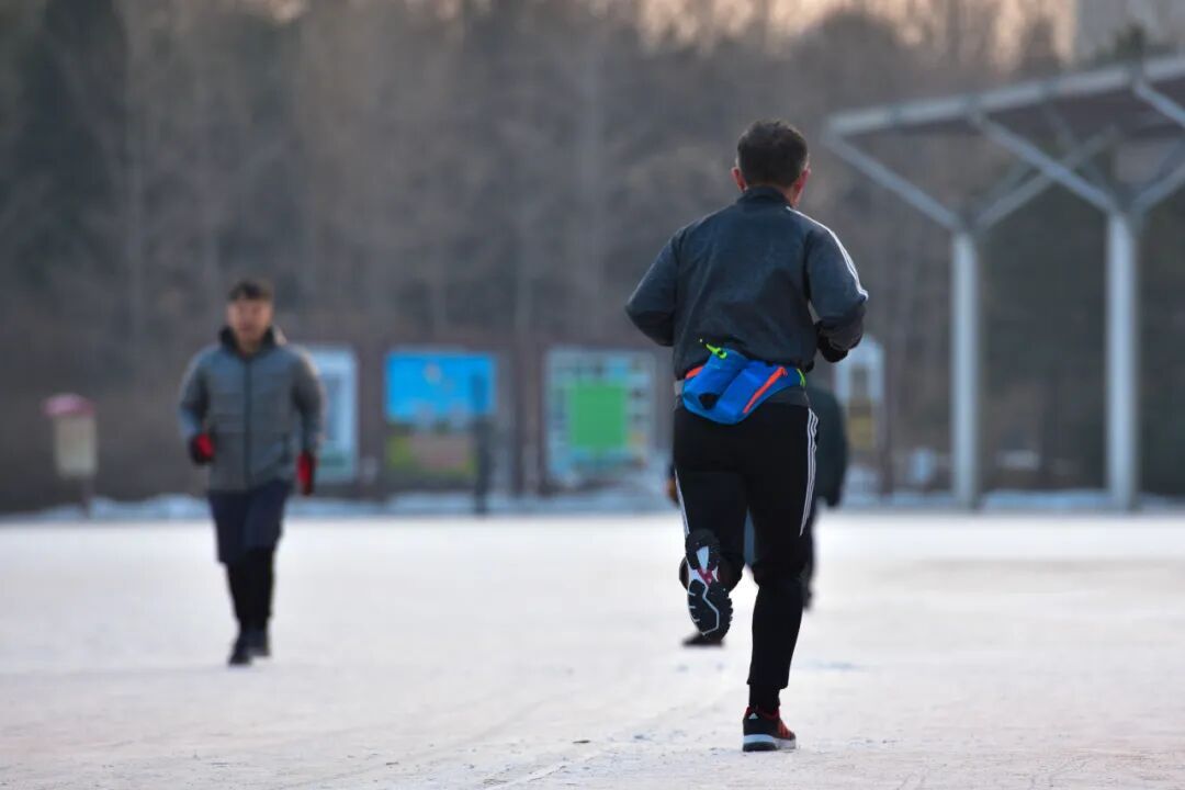 冬天养生要理直气壮地“偷懒”！医生提醒：这8件事越“懒”越健康