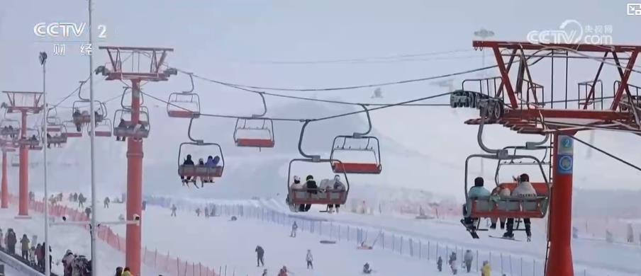 “冷资源”促进“热消费”！中国冰雪迎全球游客 解锁长停留、新玩法、新消费