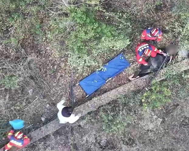 “人在这里！” 四十余小时守望相助的生命回响