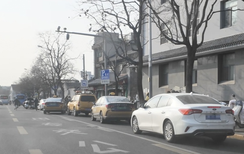 前门大街今冬热闹非凡，1039记者现场探路