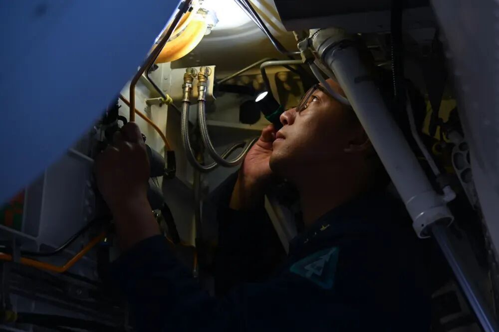 红蓝编队，激烈对抗