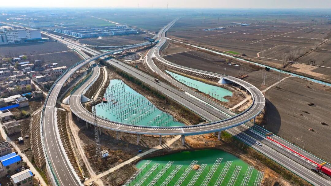 今天上午，安徽三条高速正式开通运营！