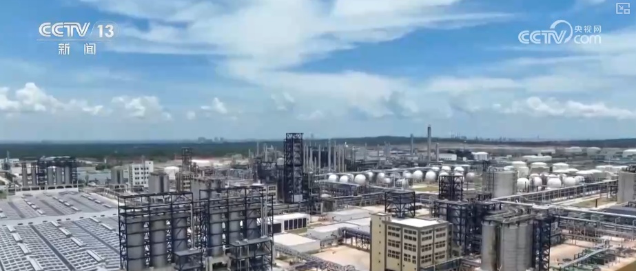 封关首周新观察·11亿元、16.5万人次、77.5万件 火热数据映射市场兴、消费热