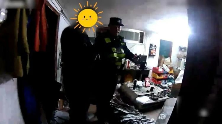 200克黄金藏豆瓣酱邮寄？民警及时劝阻挽损20万元