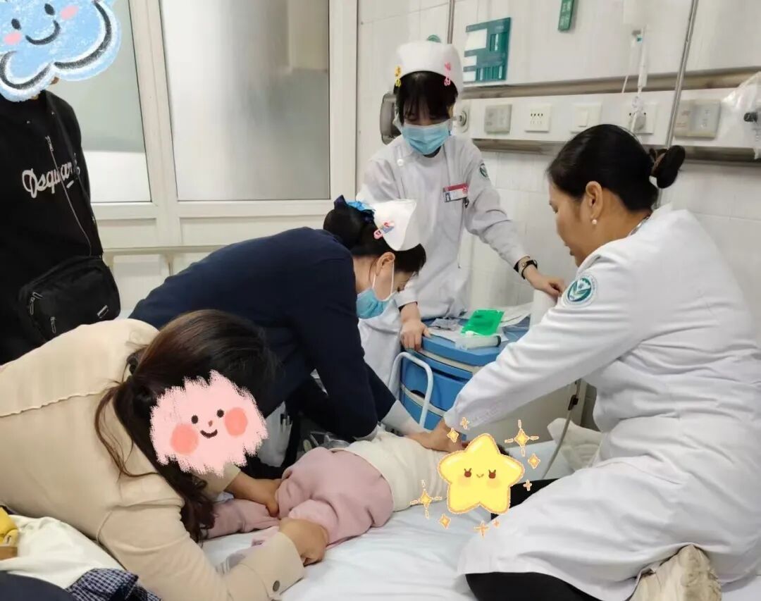 1岁宝宝误服成人头孢，送医后紧急洗胃！医生：第一时间要做这件事