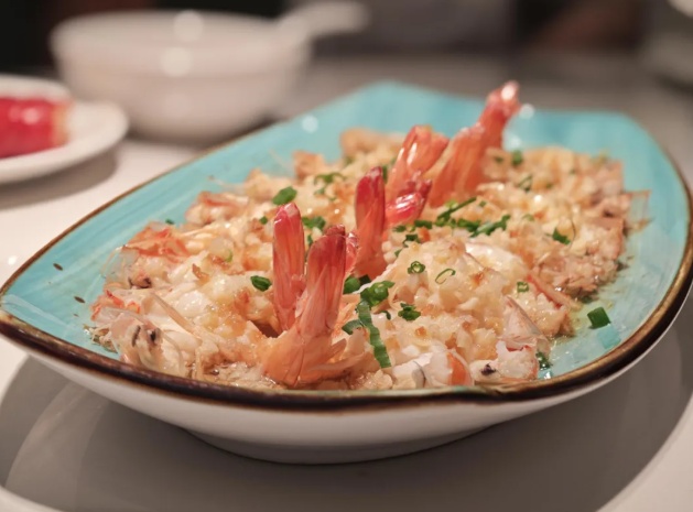 膝盖疼别急着往医院跑！骨科医生4招“自愈法”，让膝关节多用十几年