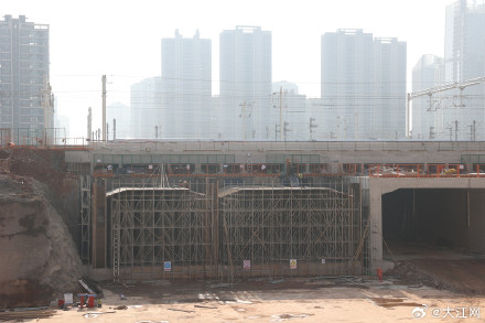 17天攻坚5万吨“巨无霸”！南昌圭峰大道下穿西站工程冲刺收尾