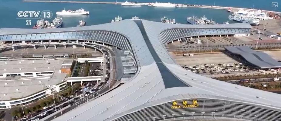 封关首周新观察·11亿元、16.5万人次、77.5万件 火热数据映射市场兴、消费热