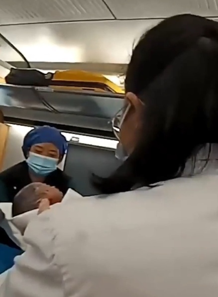 生了生了!母子平安 生了生了!母子平安