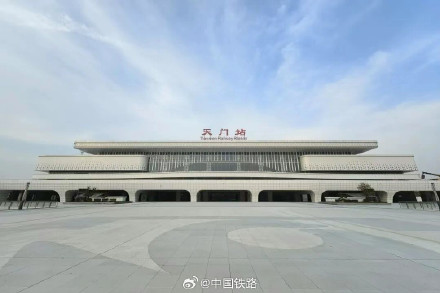 今日开通！G6800次复兴号，已到站！