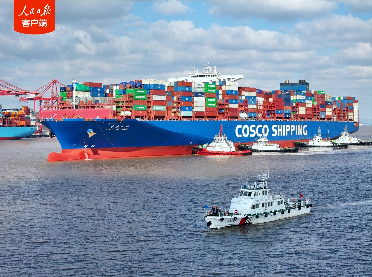 全球最大等级集装箱船成功通航 宁波舟山港迎来“双通道”时代