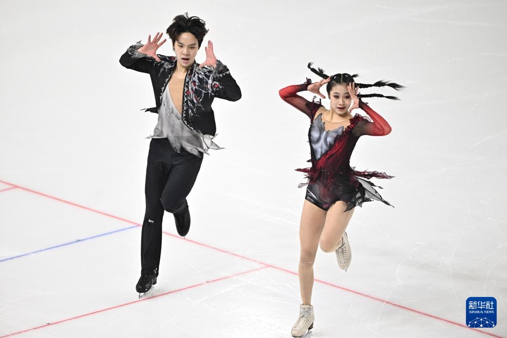 全国花样滑冰锦标赛：冰舞韵律舞赛况