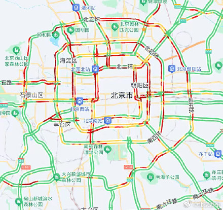 北京周五晚高峰交通压力大，下周一尾号限行轮换，请合理安排出行